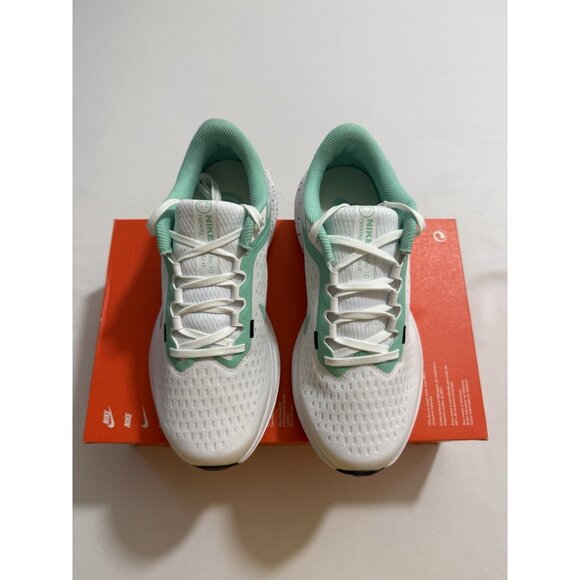 New Women’s Size 8 - Nike Air Winflo 10 White Emerald Rise FN7106 100 - Picture 2 of 10